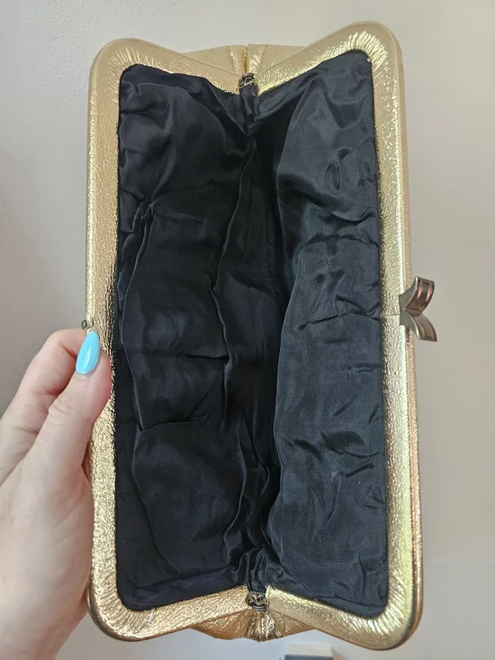 Vintage Gold Metallic Ruched Women's Clutch - Picture 10 of 11